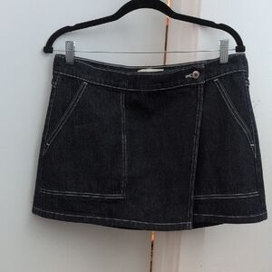 Dark Denim Wrap Mini Skirt with Front Pockets. Abercrombie, Size 30, Brand New
